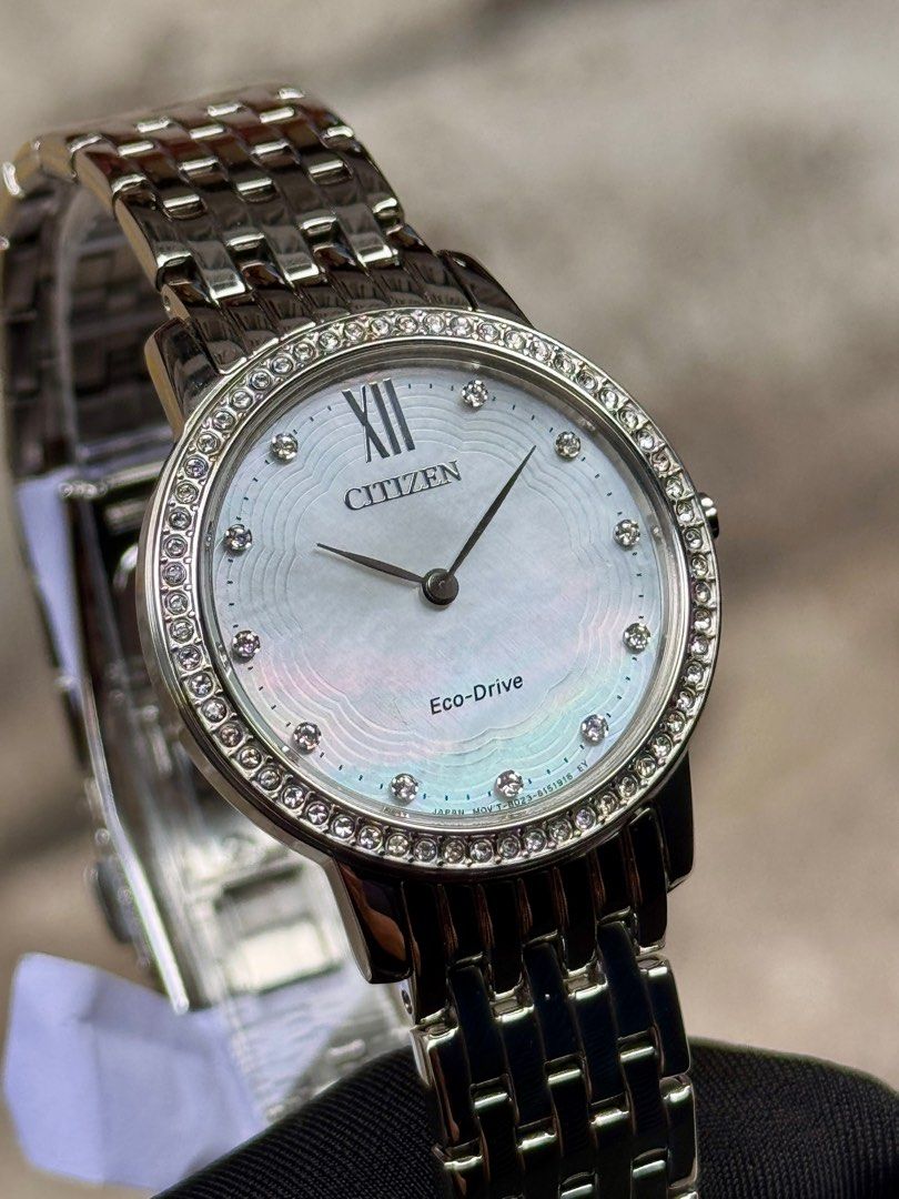 Brand New Citizen Eco-Drive Pearl Dial Ladys Watch EX1580-82D