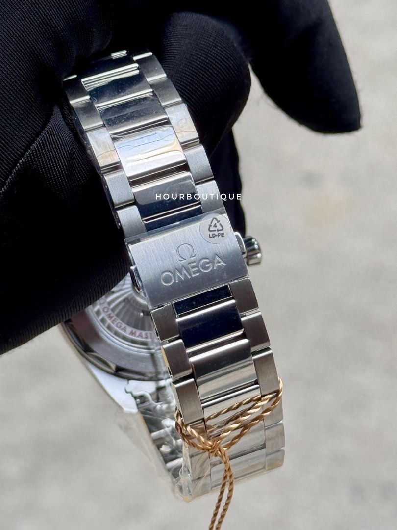 Brand New Omega SeaMaster AquaTerra 38mm White Decking Dial Automatic Watch 220.10.38.20.02.001