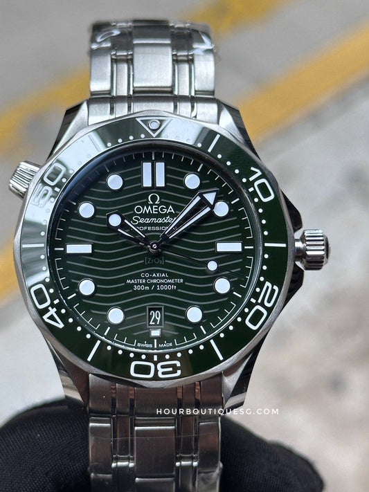 Brand New Omega SeaMaster Green on Bracelet Automatic Divers Watch 210.30.42.20.10.001
