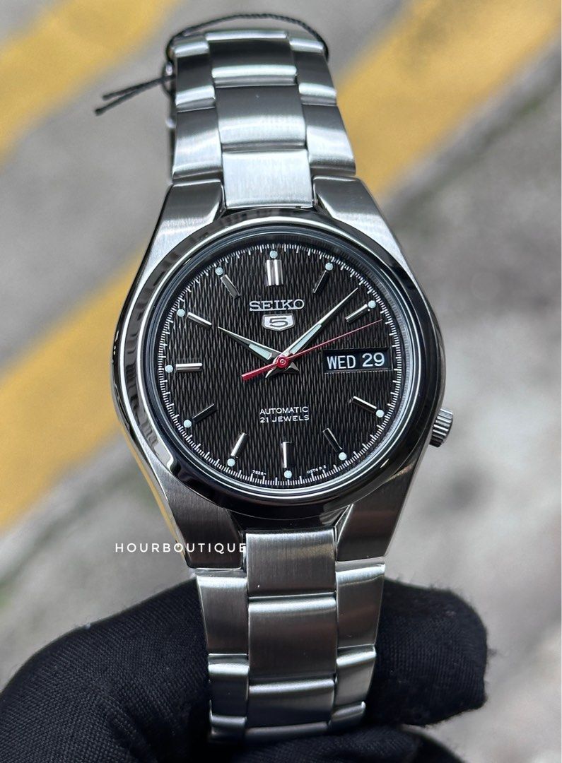 Brand New Seiko 5 Black Mesh Dial 37mm Automatic Watch SNK607k1