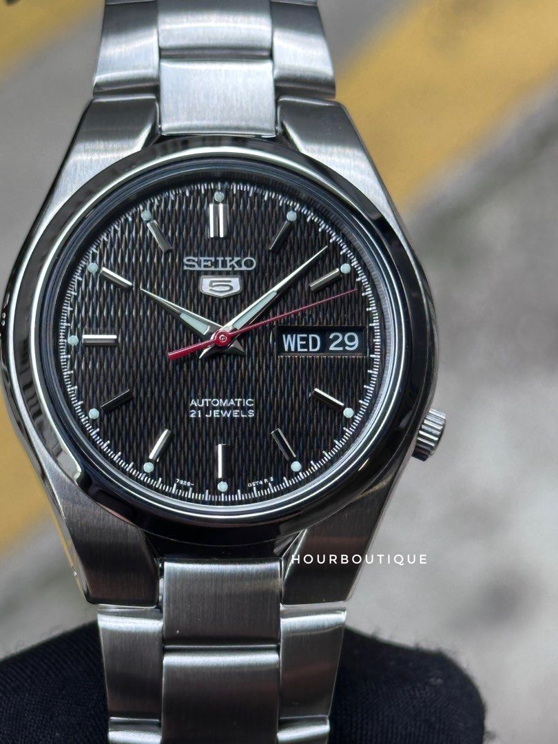 Brand New Seiko 5 Black Mesh Dial 37mm Automatic Watch SNK607k1