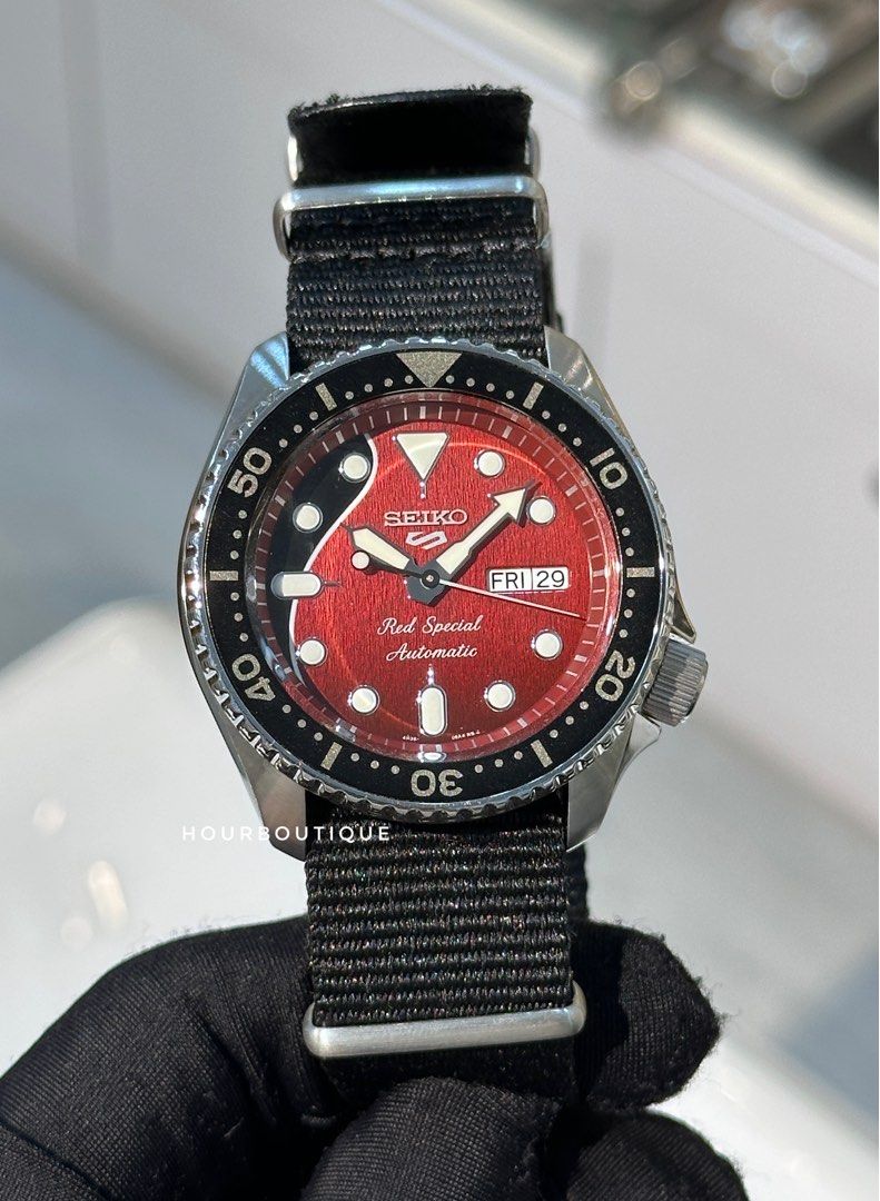 Brand New Seiko 5 Brian May Limited Edition Automatic Watch SRPE83K1