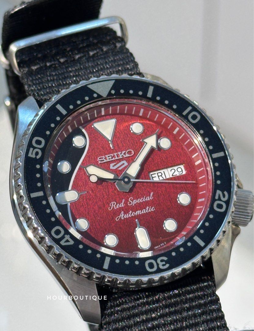 Brand New Seiko 5 Brian May Limited Edition Automatic Watch SRPE83K1
