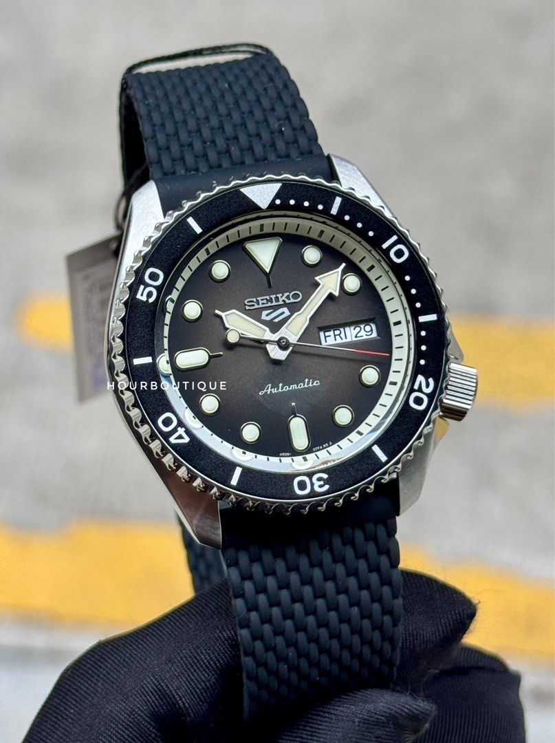 Brand New Seiko 5 Grey Dial Automatic Watch SRPD73K2