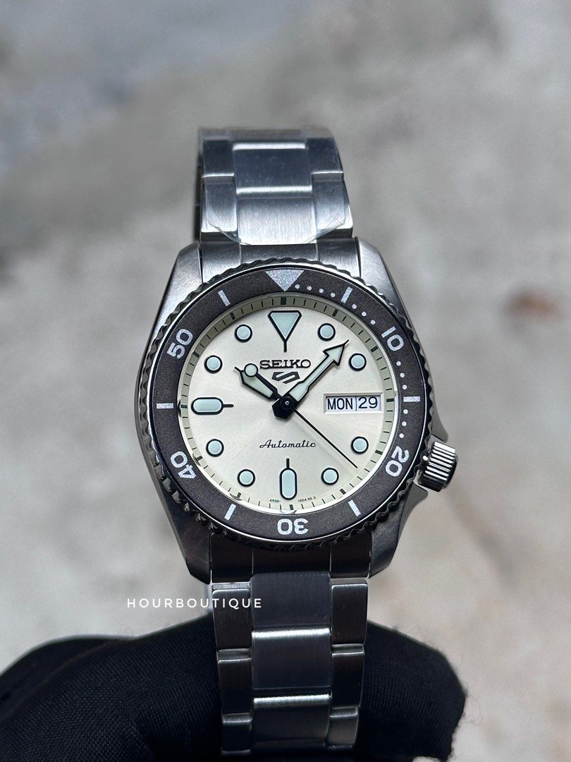 Brand New Seiko 5 Mid Size Beige Dial Automatic Watch SRPK31k1