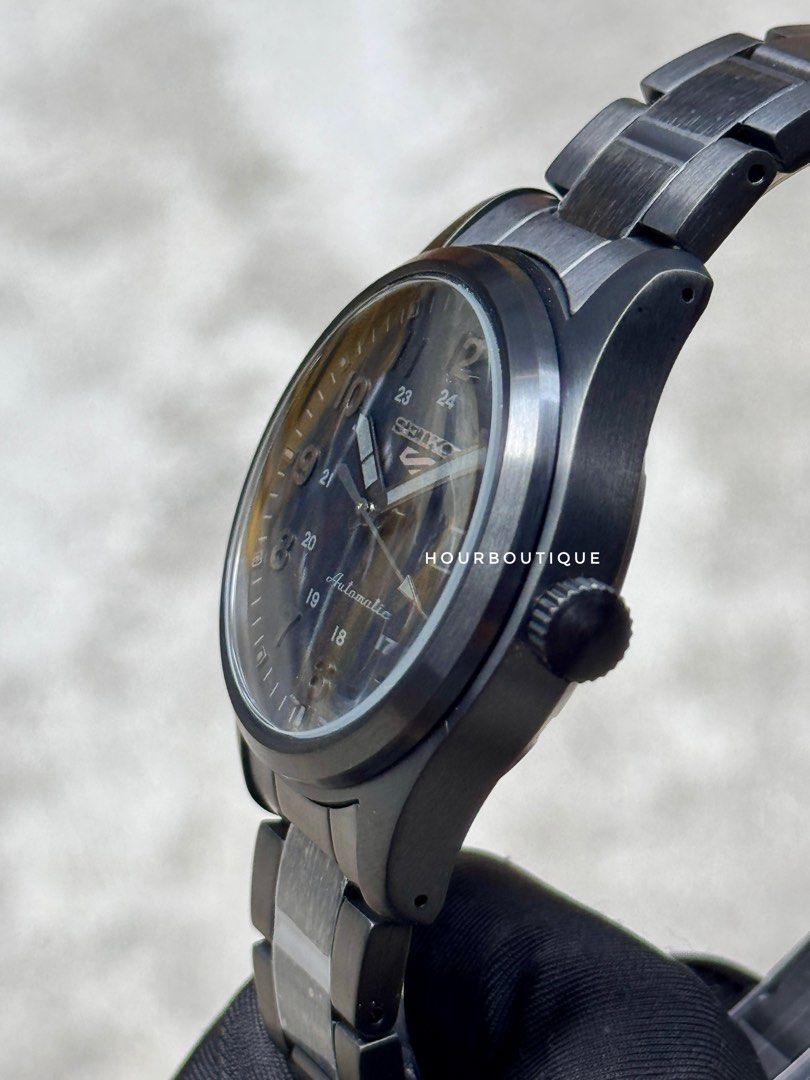 Brand New Seiko 5 Stealth Field Watch Automatic SRPJ09K1