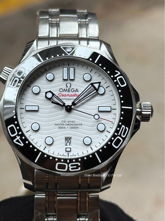 Brand New Omega SeaMaster 300 White Dial Men's Automatic Divers Watch 210.30.42.20.04.001