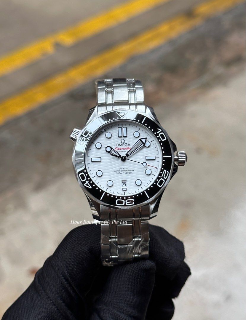 Brand New Omega SeaMaster 300 White Dial Men's Automatic Divers Watch 210.30.42.20.04.001