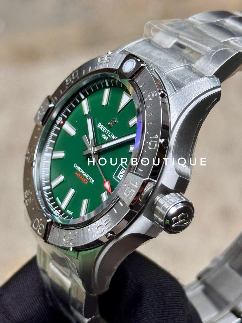 Brand New Breitling Avenger 42 Green Dial Swiss Made Automatic Watch A17328