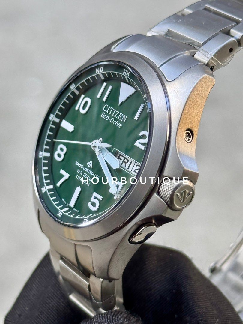 Brand New Citizen ProMaster Super Titanium Green Dial Eco-Drive Watch PMD56-2951