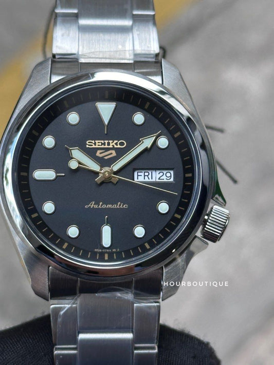 Brand New Seiko 5 Black Dial Gold Index Mens Automatic Watch SRPE57K1