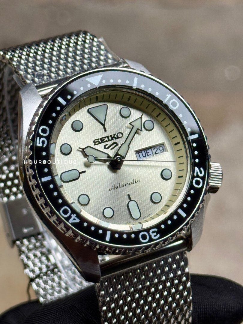 Brand New Seiko 5 Cream Dial Automatic Watch on Mesh Bracelet SRPD67K1