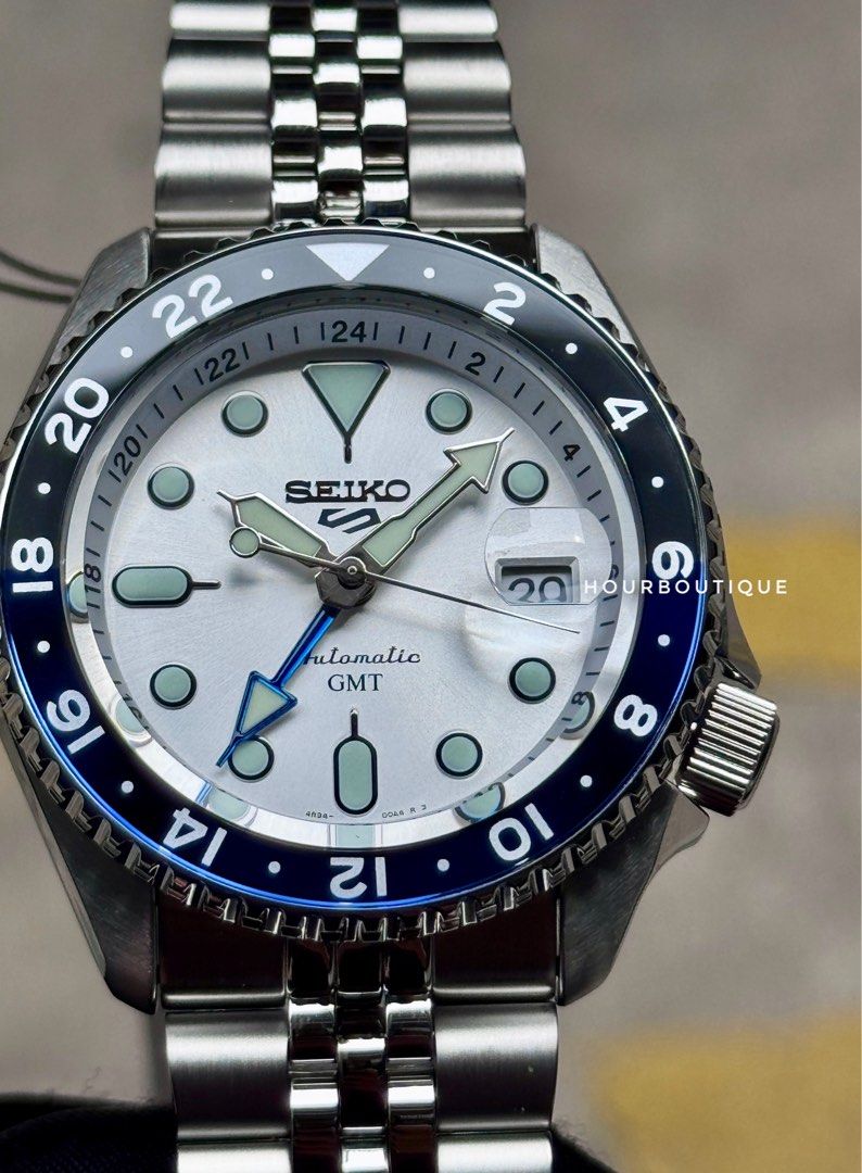 Brand New Seiko 5 White Batman GMT Automatic Watch SSK033K1