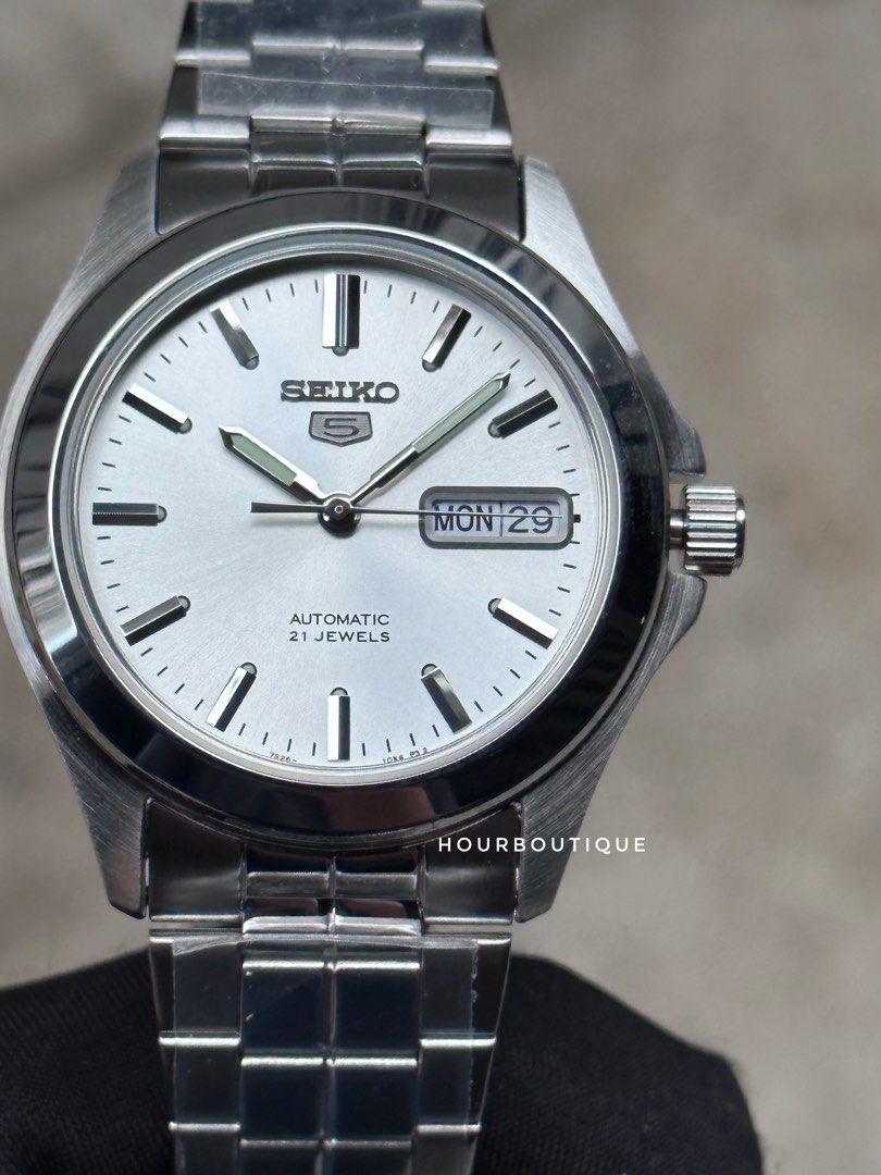 Brand New Seiko 5 White Dial 37mm Automatic Watch SNKK87K1