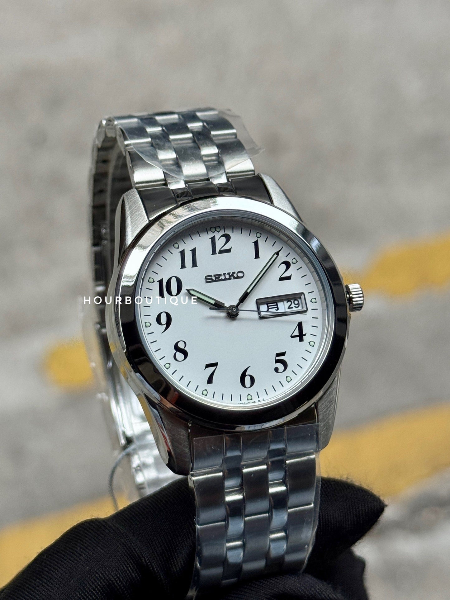 Brand New Seiko Japan Exclusive White Dial 38mm Quartz Watch SCXP009