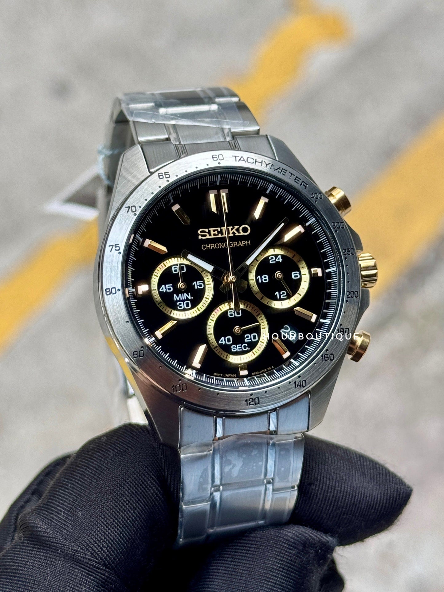 Brand New Seiko Japan Exclusive Black Dial Gold Index Quartz Chronograph Watch SBTR015