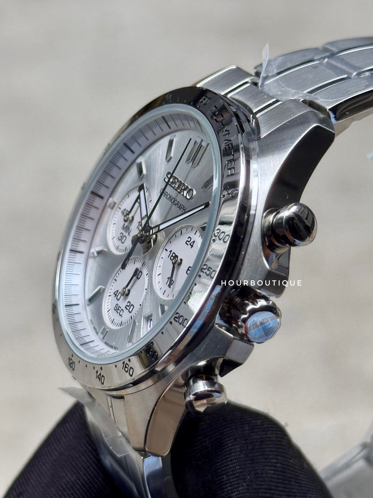 Brand New Seiko Japan Exclusive Silver Dial Quartz Chronograph Watch SBTR009