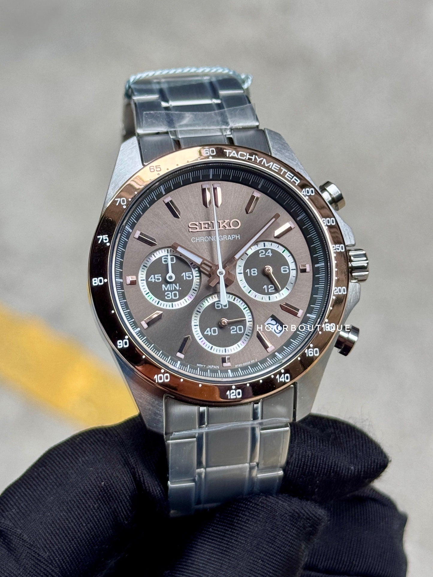 Brand New Seiko Japan Exclusive Rose Gold Bezel Quartz Chronograph Watch SBTR026