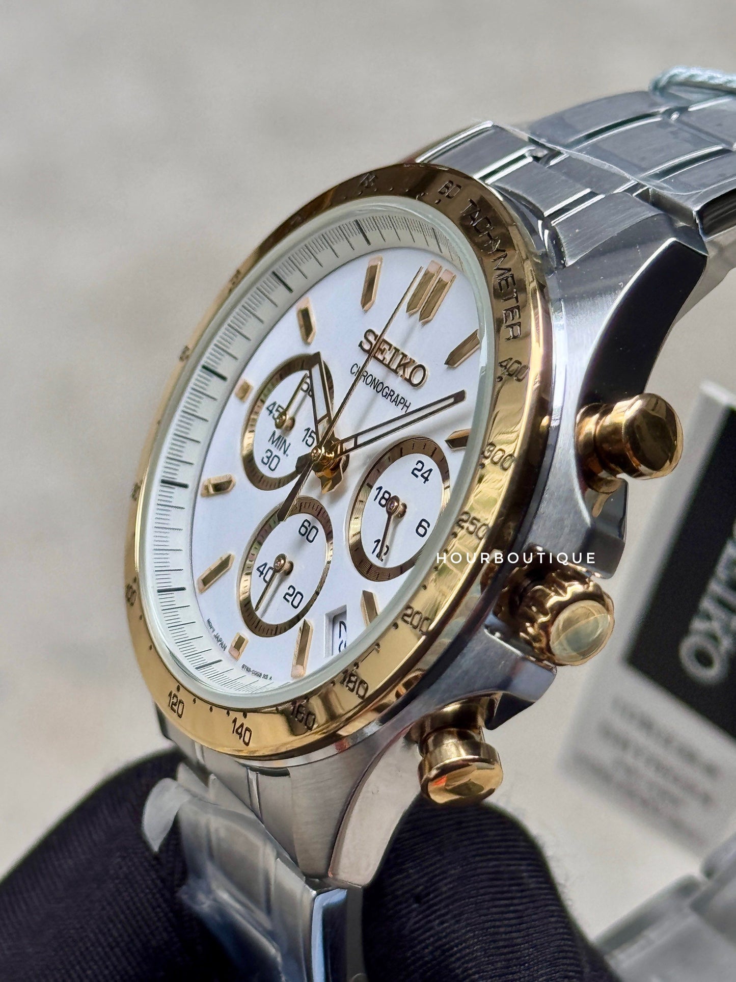 Brand New Seiko Japan Exclusive White Dial Quartz Chronograph Watch SBTR024