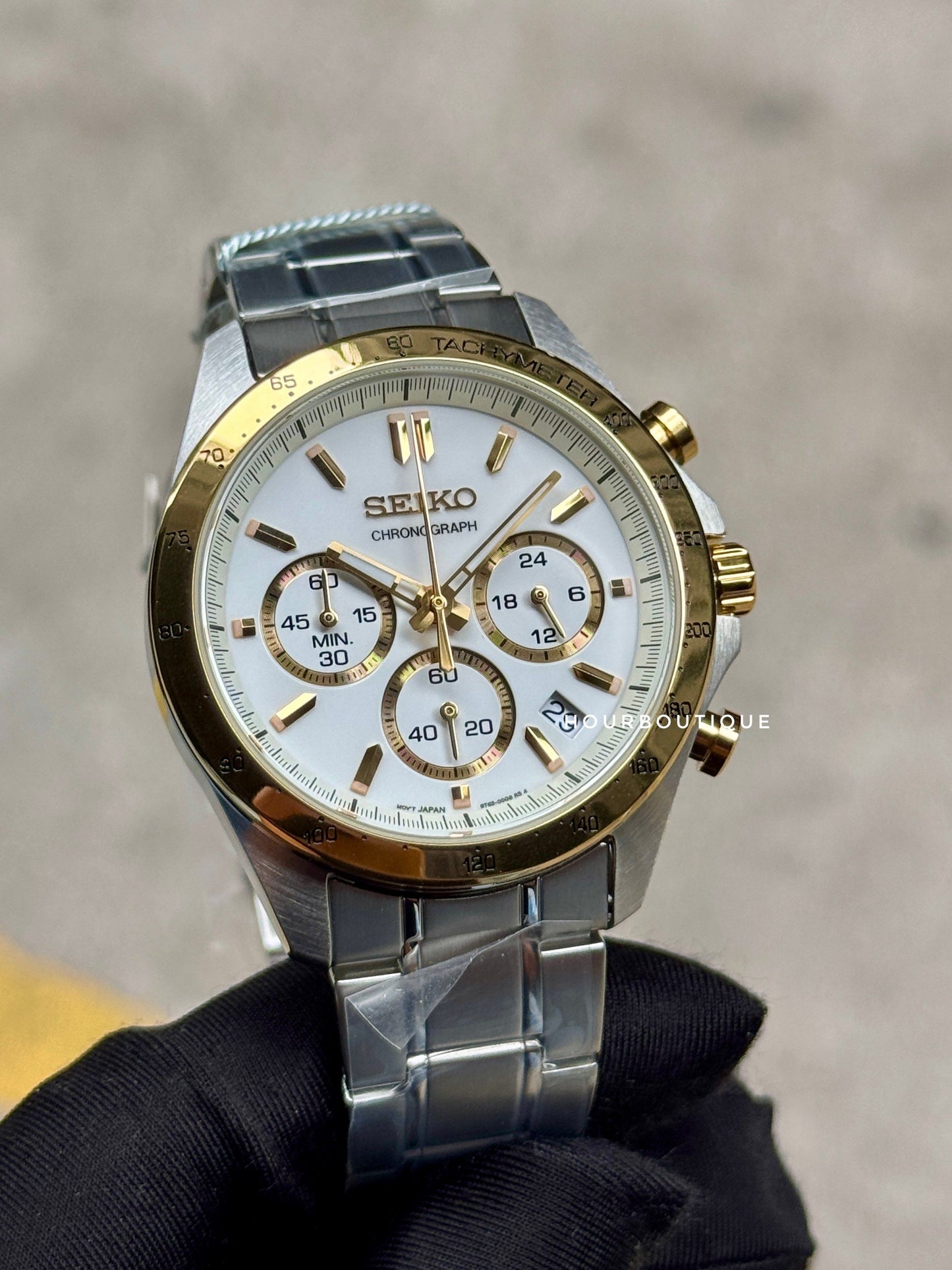 Brand New Seiko Japan Exclusive White Dial Quartz Chronograph Watch SBTR024