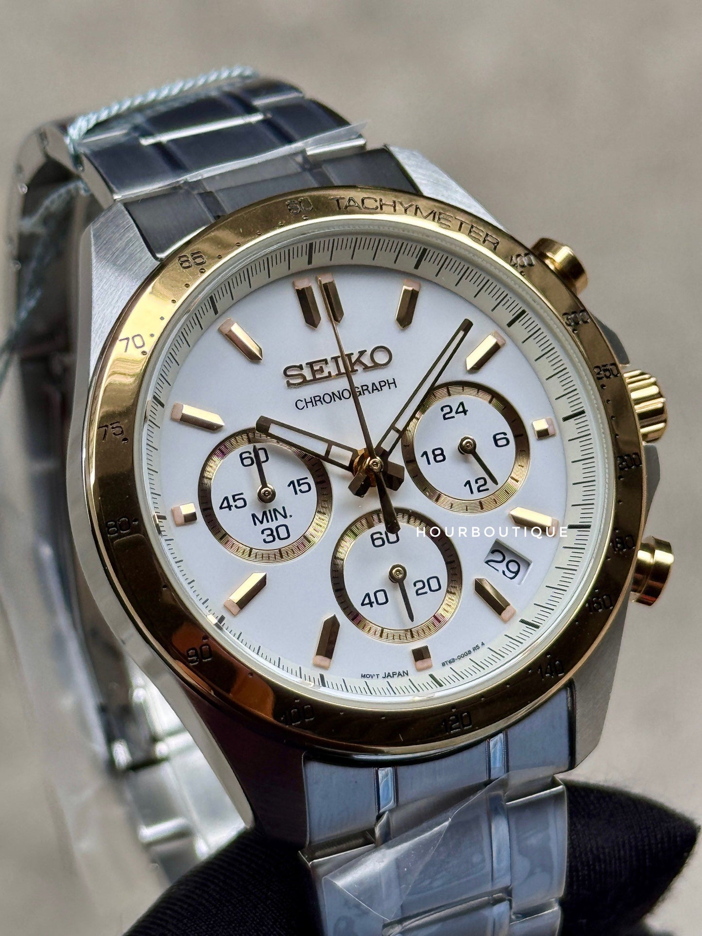 Brand New Seiko Japan Exclusive White Dial Quartz Chronograph Watch SBTR024